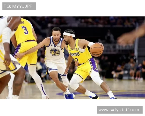 2014年12月湖人与勇士激战回顾：经典对决与精彩瞬间分析